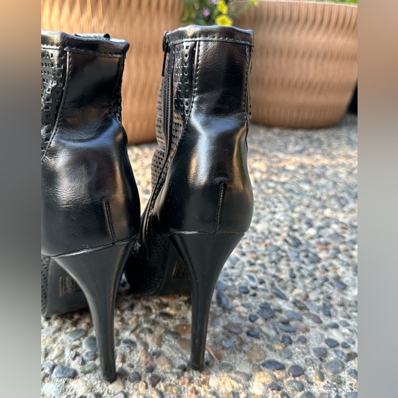 Gossip peep toe booties size 7/ 37 - Picture 4 of 7